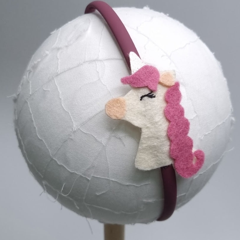 Cordeluta cu unicorn