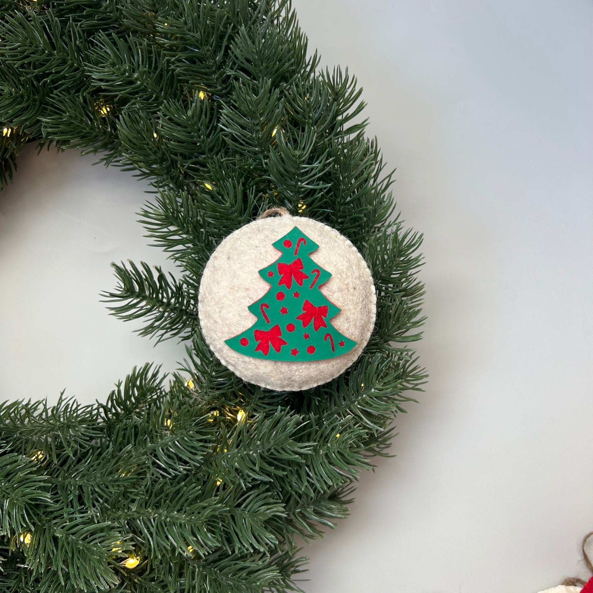 Glob cu Brad Impodobit