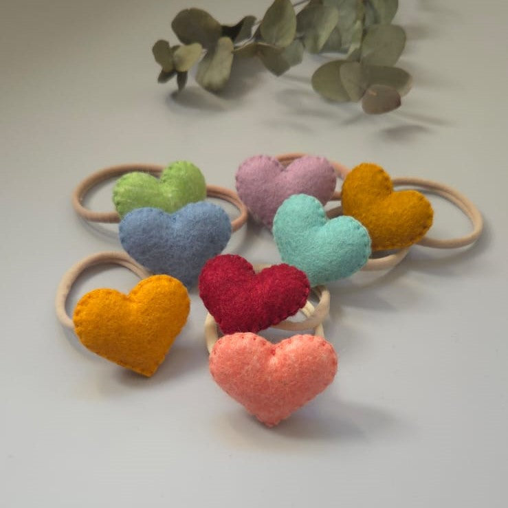 Elastic de păr cu inimioară