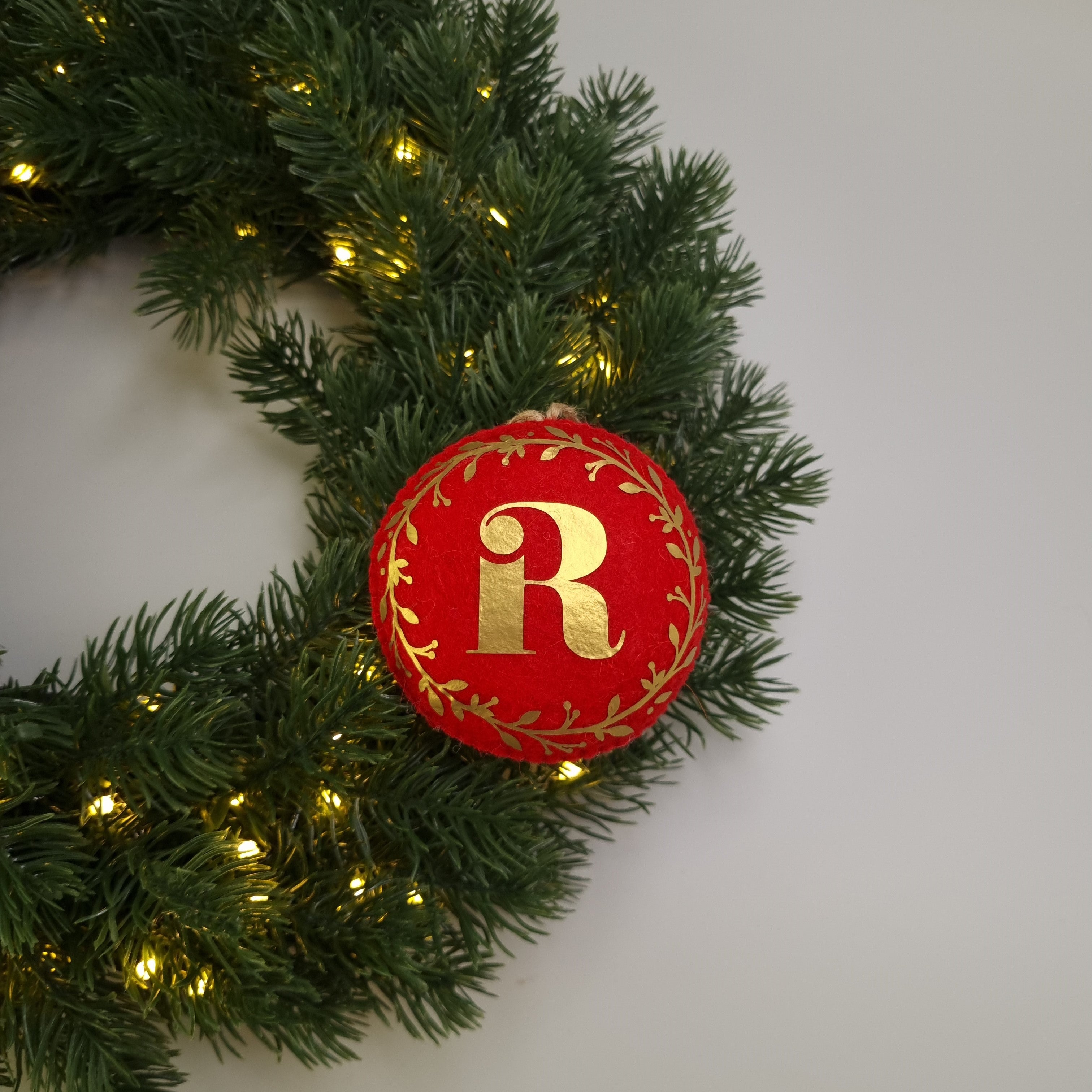 Glob personalizat cu Initiala