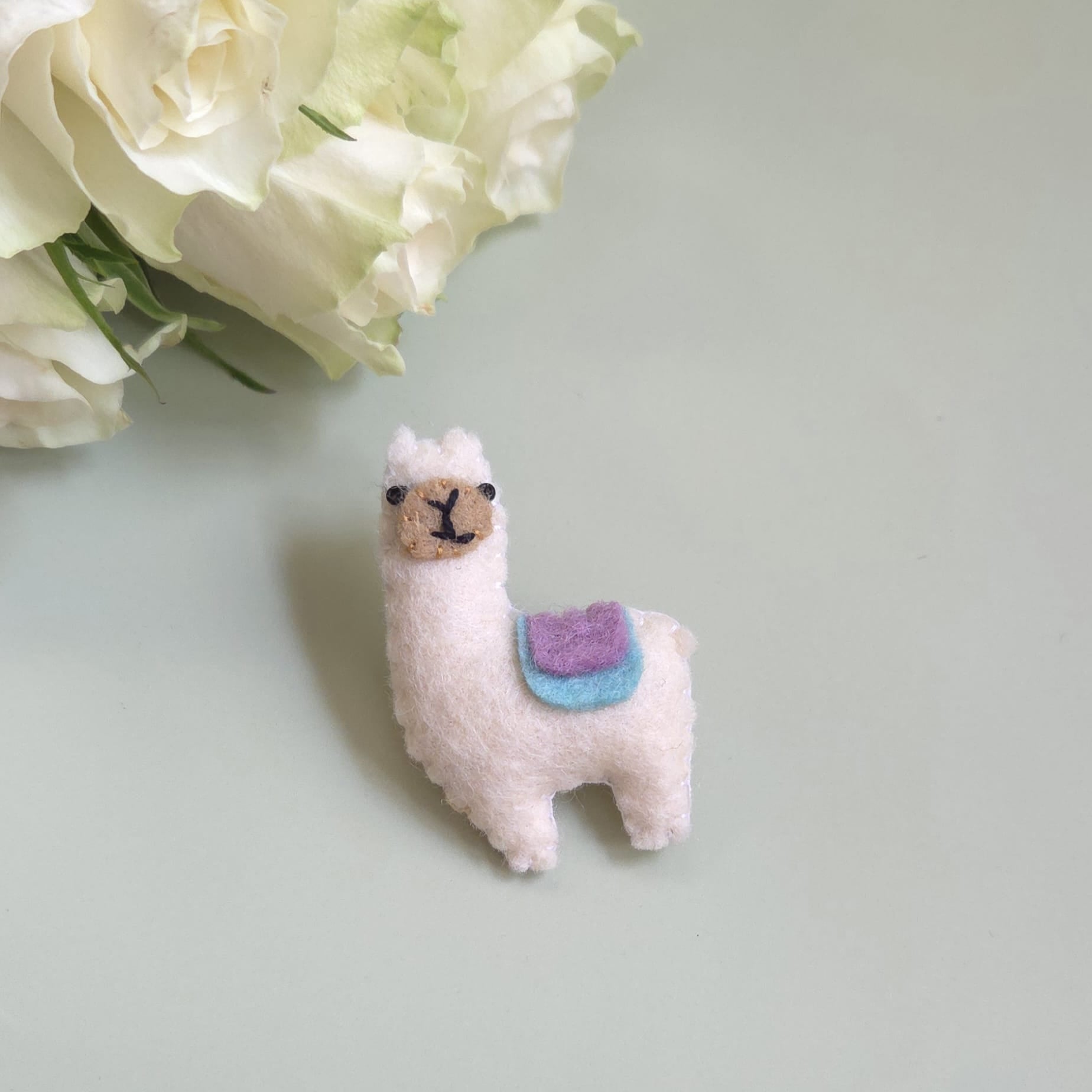 Mărțișor lamă din fetru de lână – mărțișor handmade haios