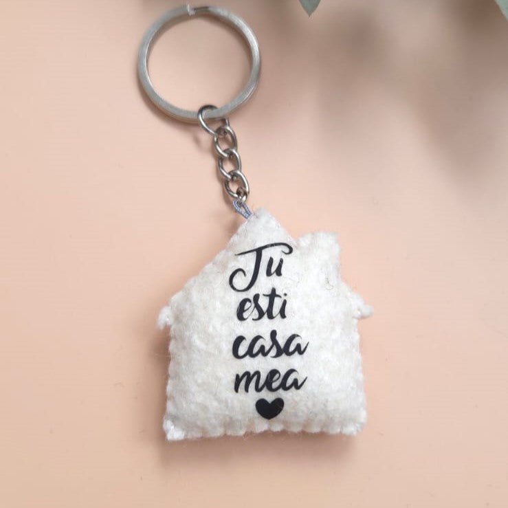 Breloc handmade – „Tu ești casa mea”