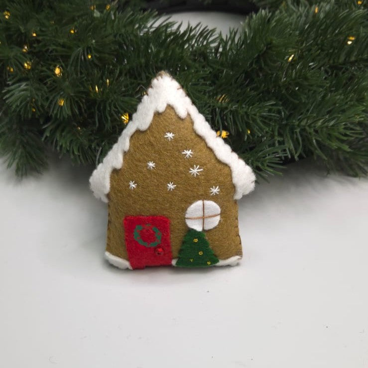 Casuta de Craciun de turta dulce