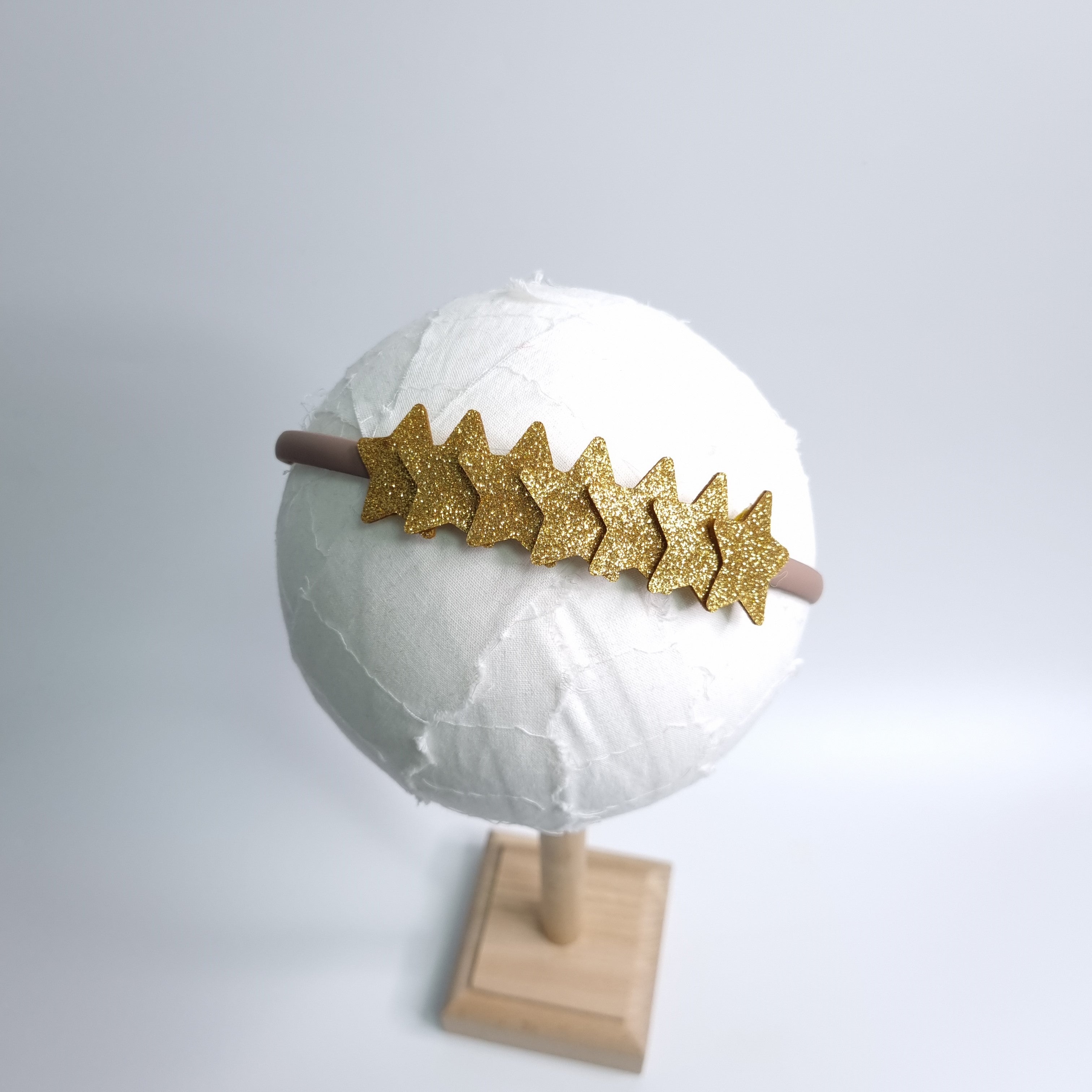 Cordeluta cu stele aurii