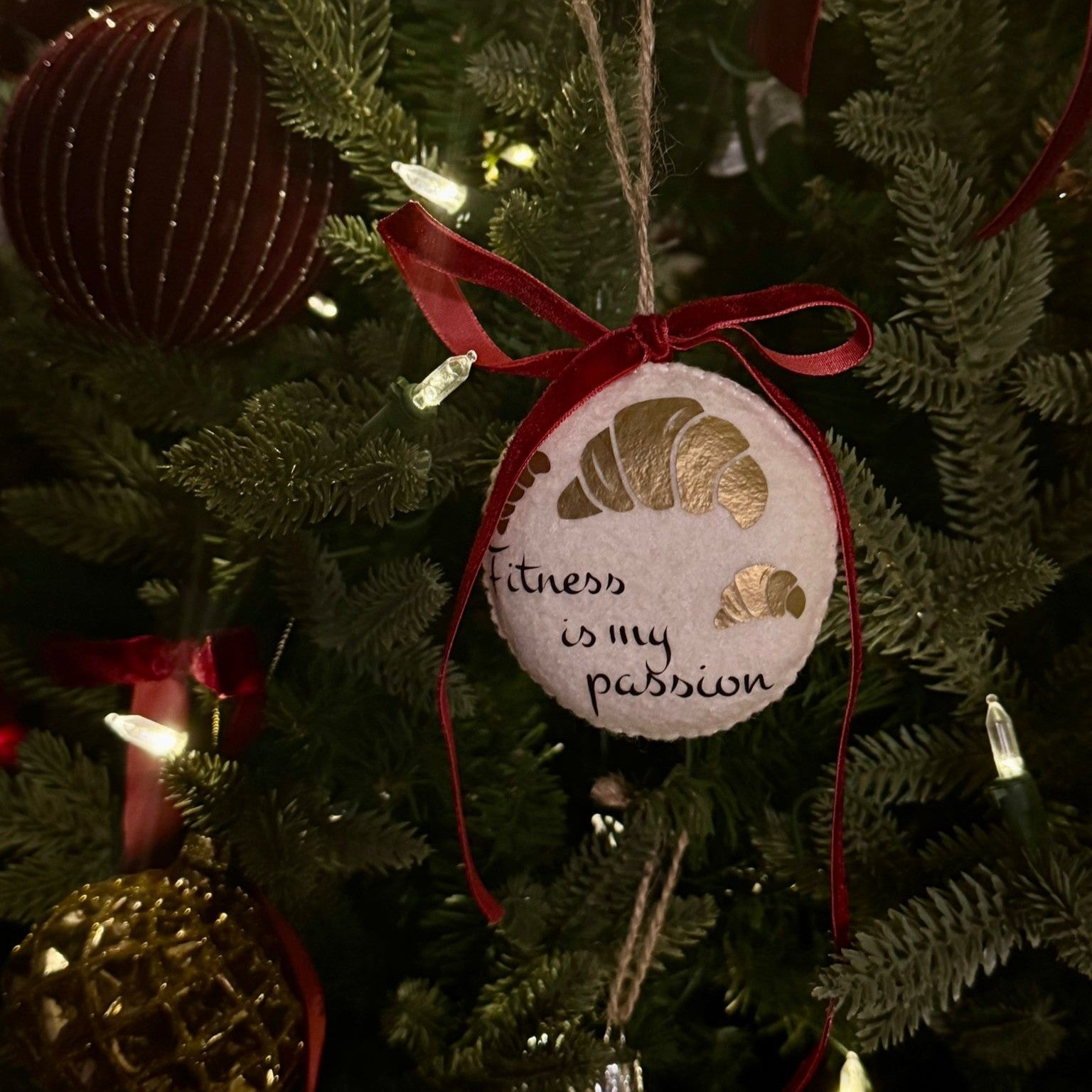 Glob personalizat cu mesaj „Fitness is my passion"