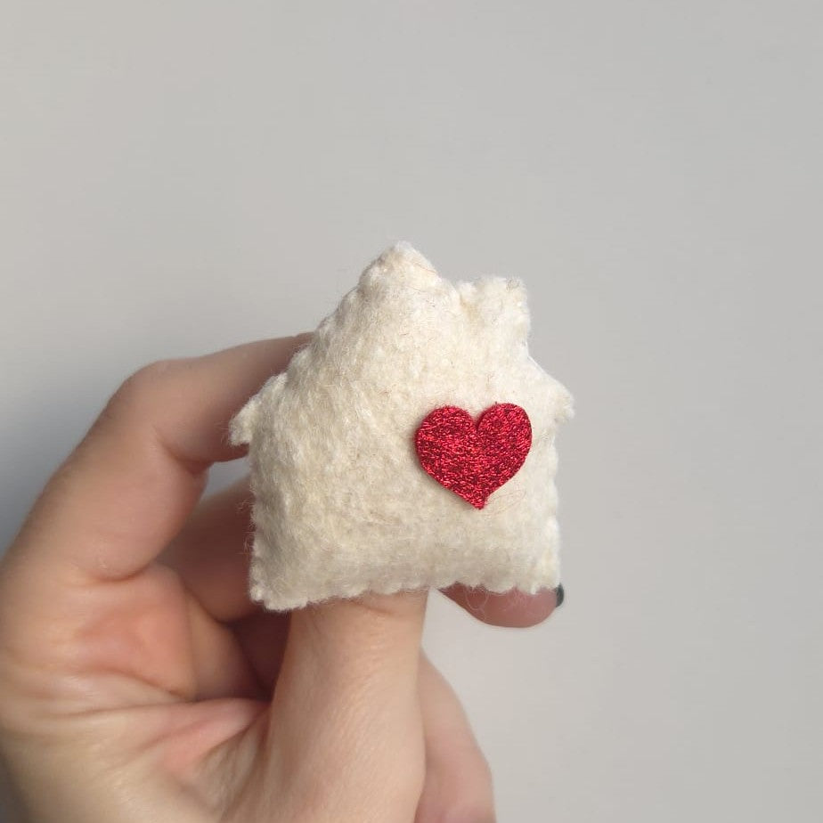 Mărțișor handmade căsuță din fetru