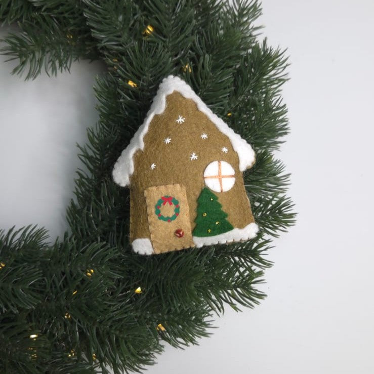 Casuta de Craciun de turta dulce