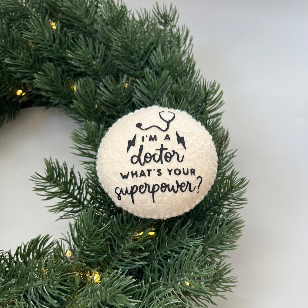 Glob personalizat cu mesaj pentru medici