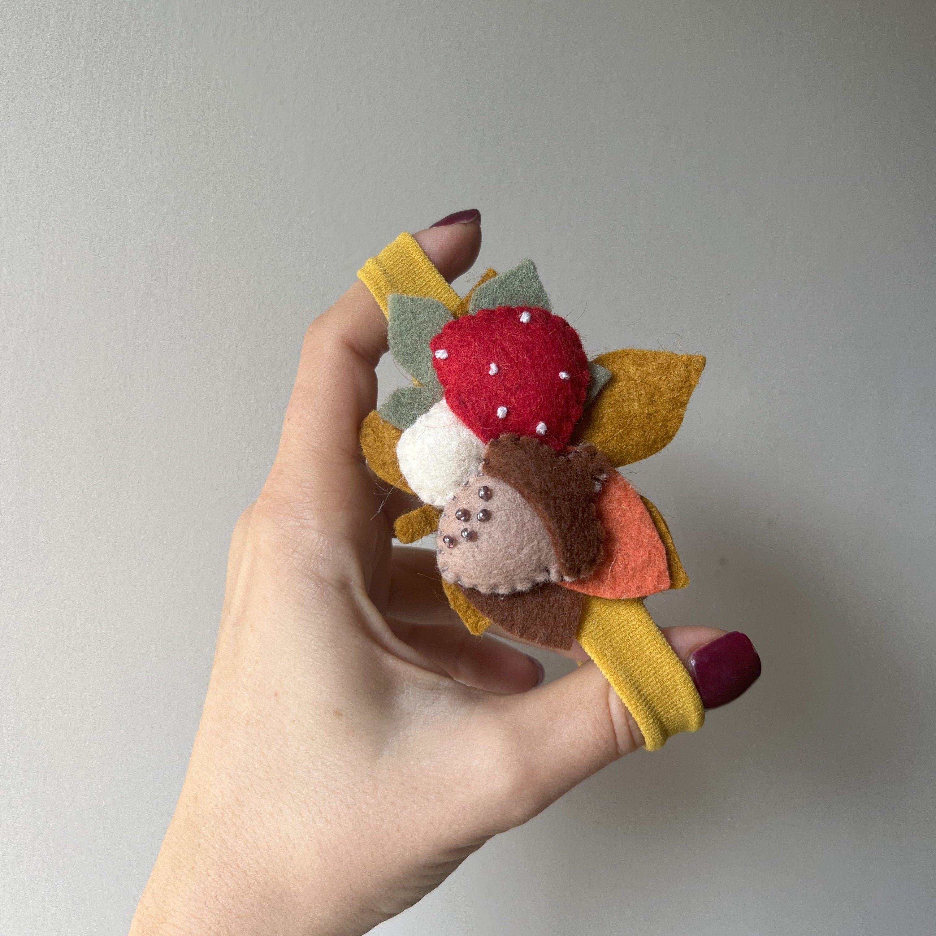 Bentita elastica de toamnă handmade