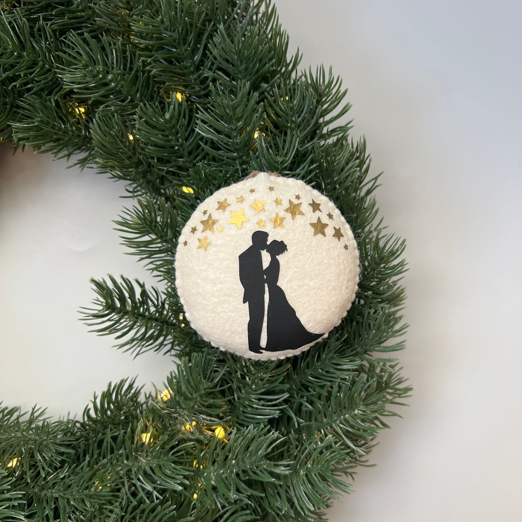 Glob personalizat cu mesaj „Love under the stars”