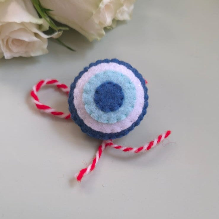 Mărțișor ochi grecesc din fetru