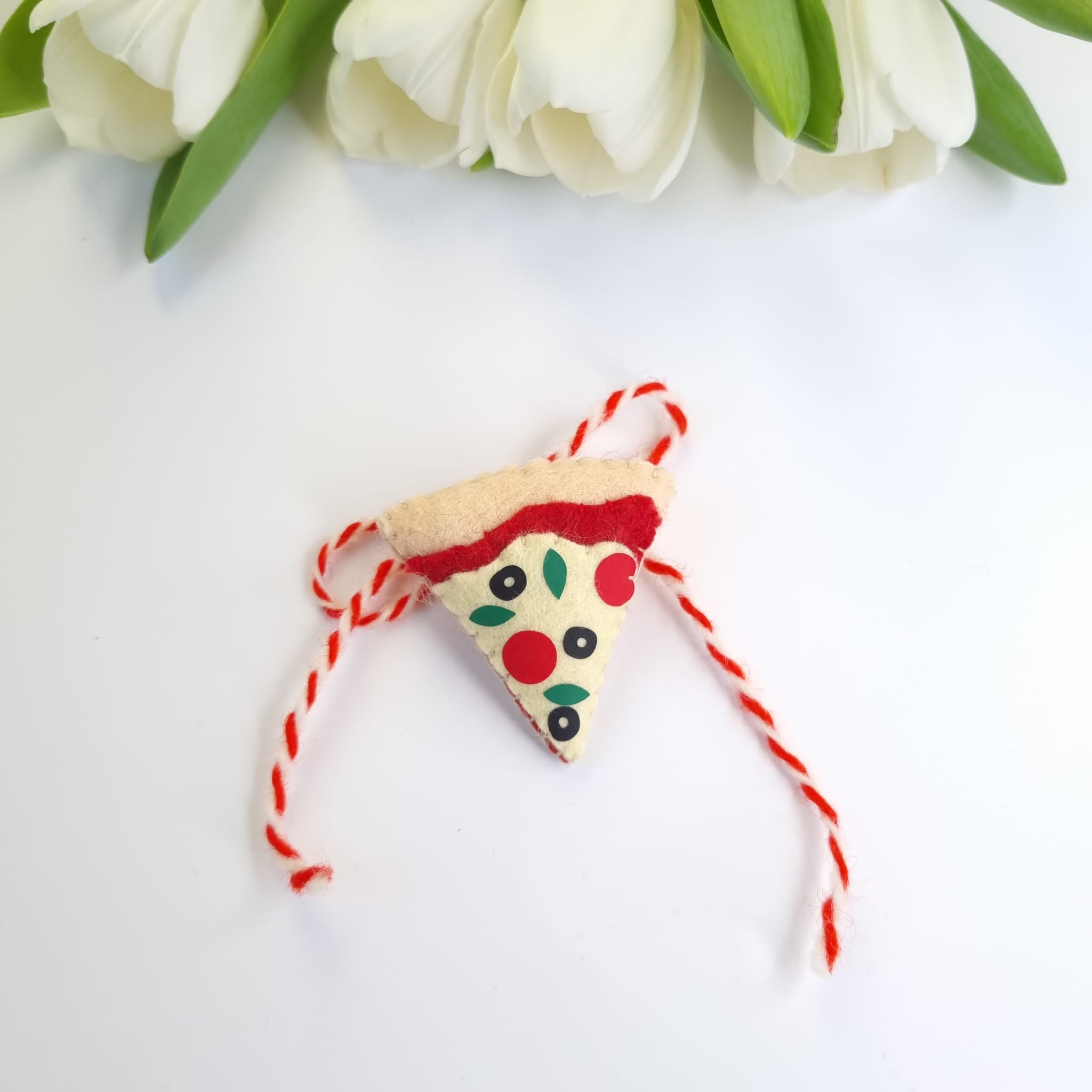 Mărțișor pizza din fetru de lână