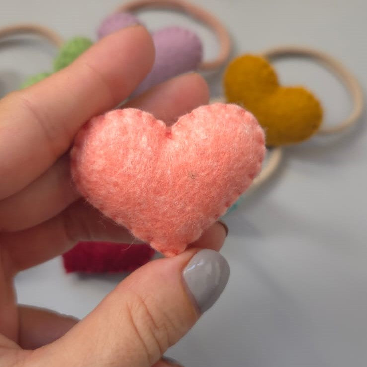 Elastic de păr cu inimioară