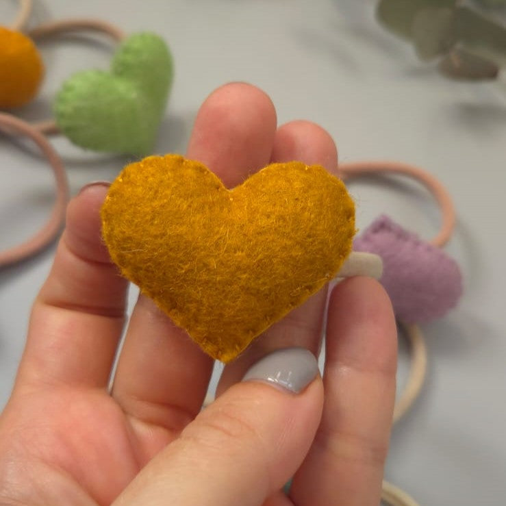 Elastic de păr cu inimioară