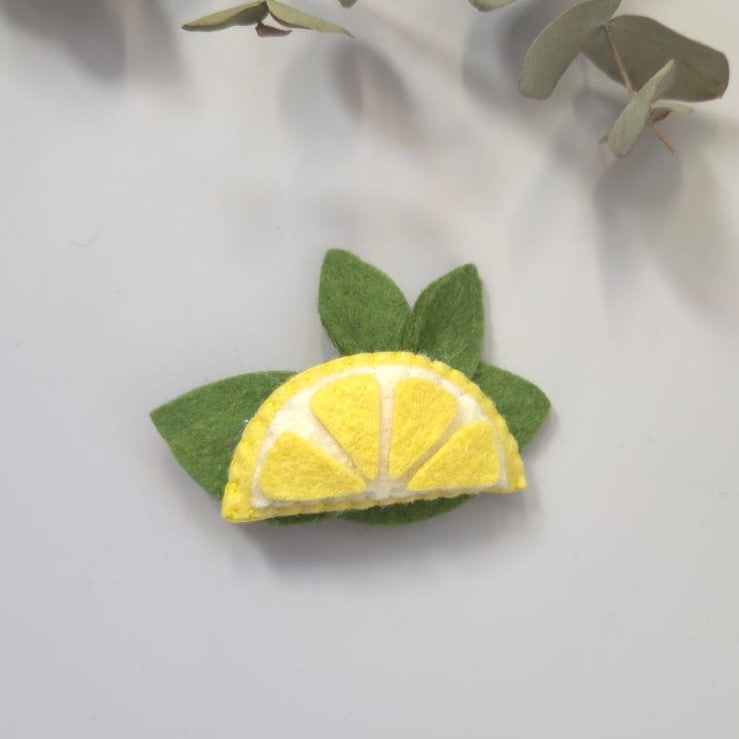Clamă de păr handmade cu lămâie și frunzulițe verzi