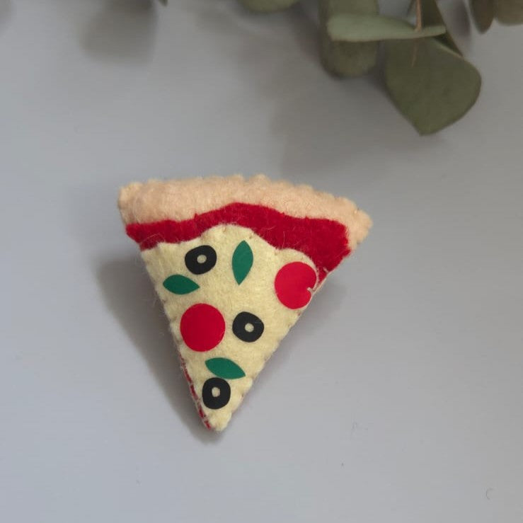 Mărțișor pizza din fetru de lână