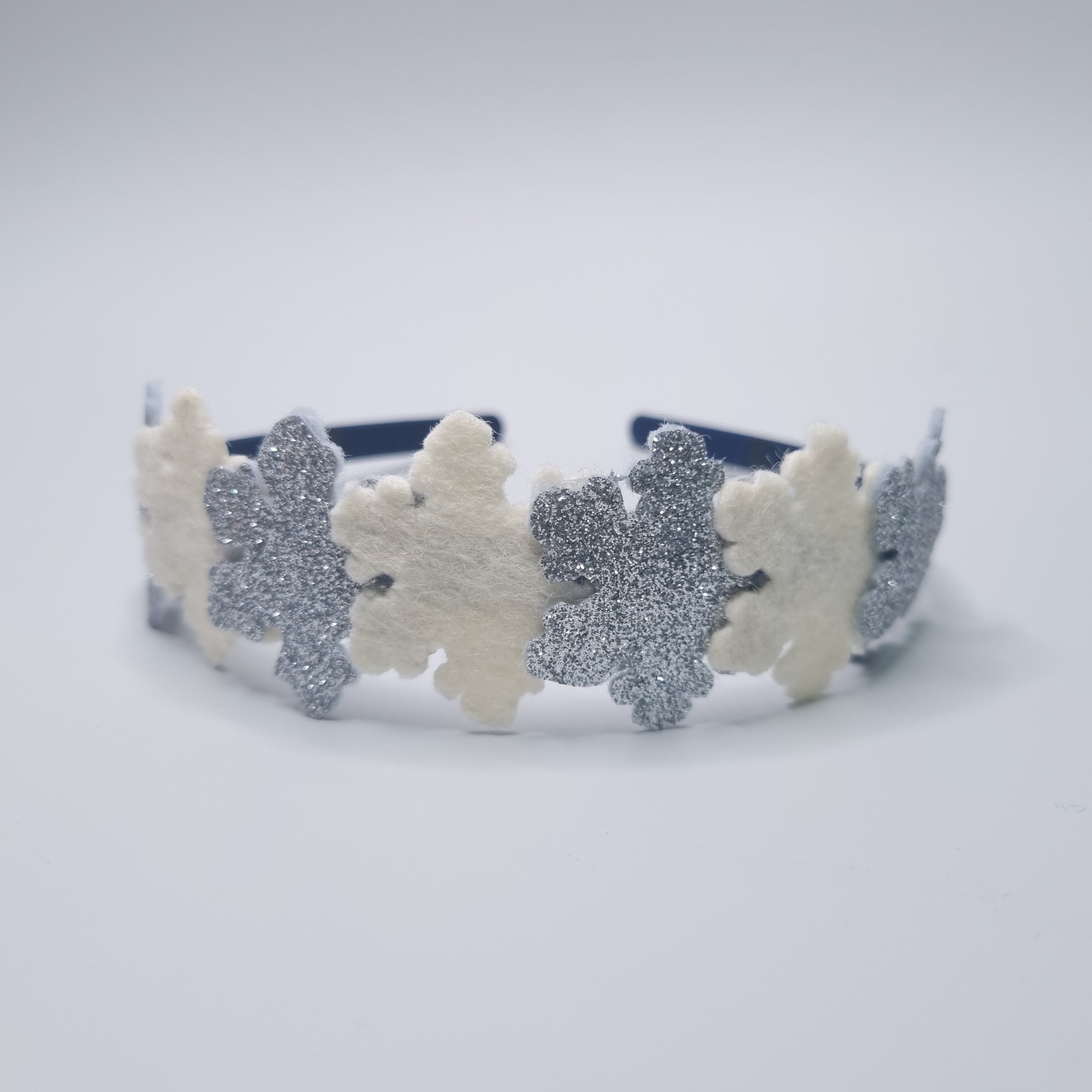 Cordeluta cu fulgi de zapada