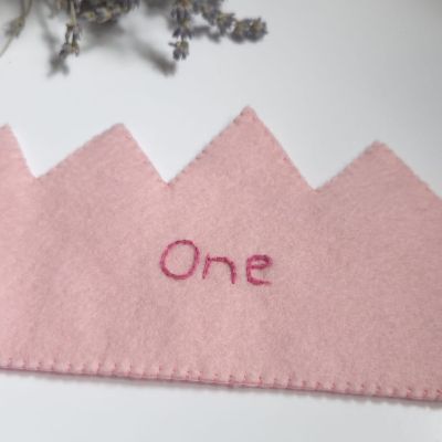 Coroniță aniversară One handmade din fetru