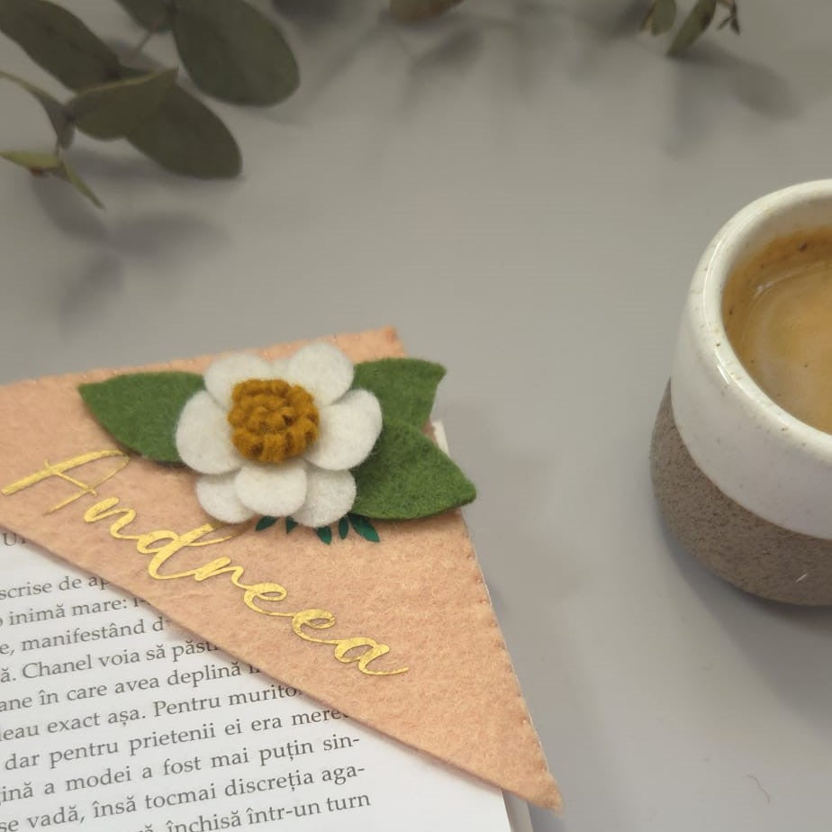 Semn de carte handmade din fetru-personalizat cu nume