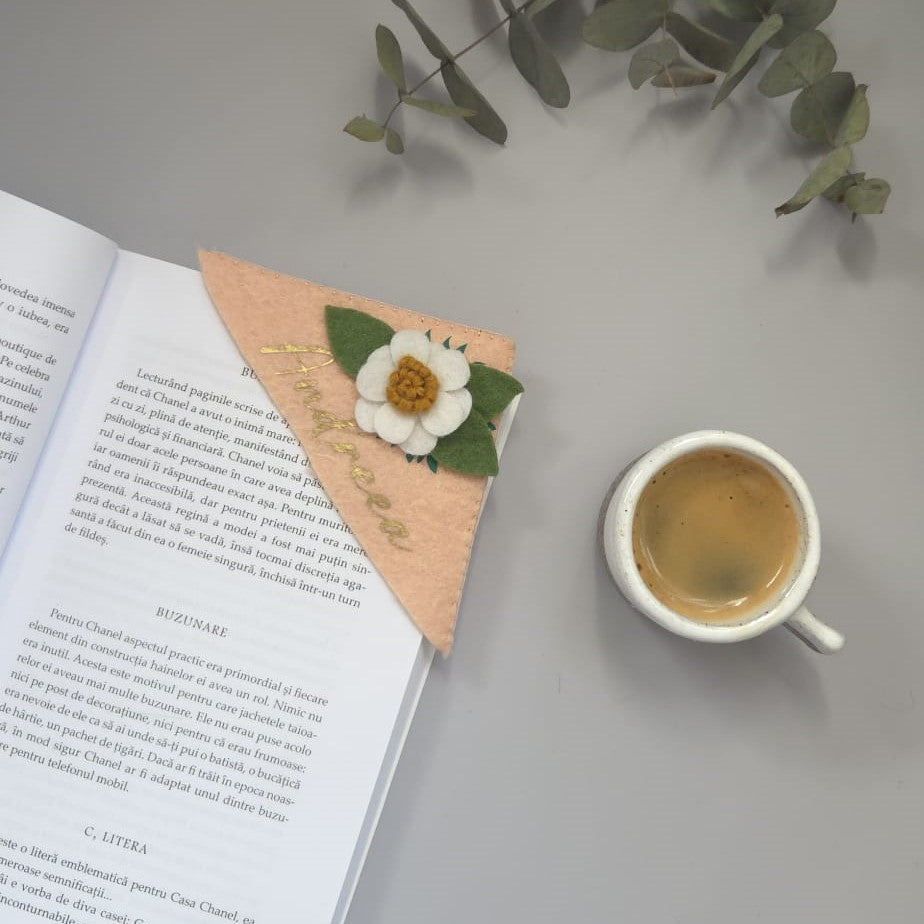 Semn de carte handmade din fetru-personalizat cu nume